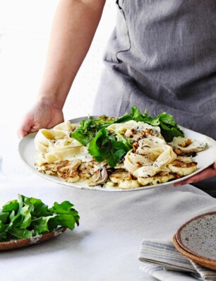 romige pappardelle met bloemkool en blauwe kaas