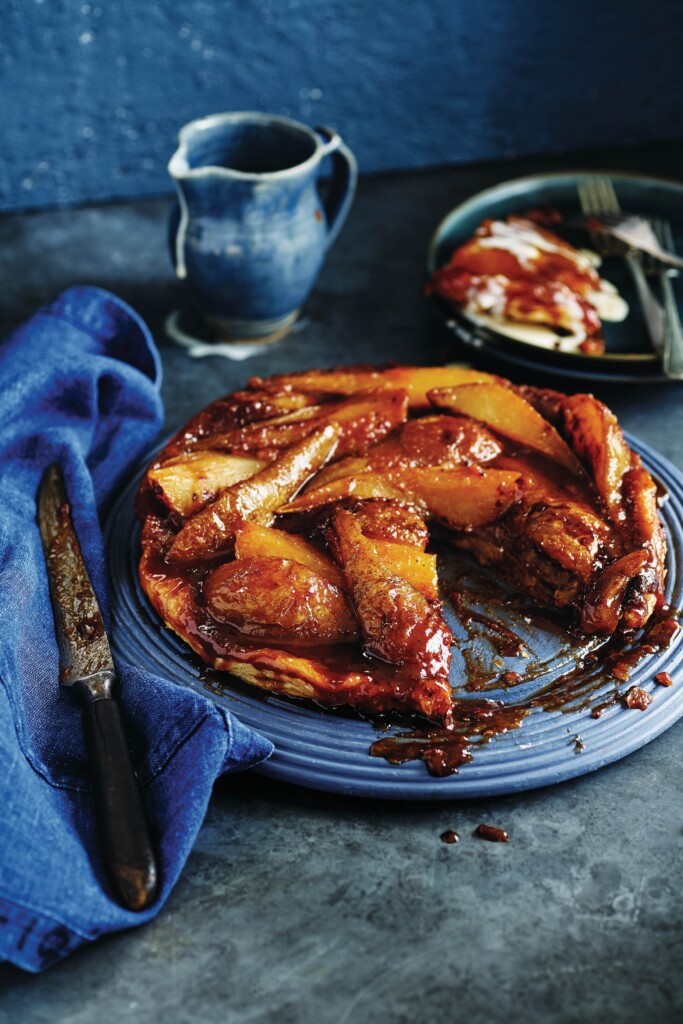 Tarte tatin met peren, marsepein en chocolade