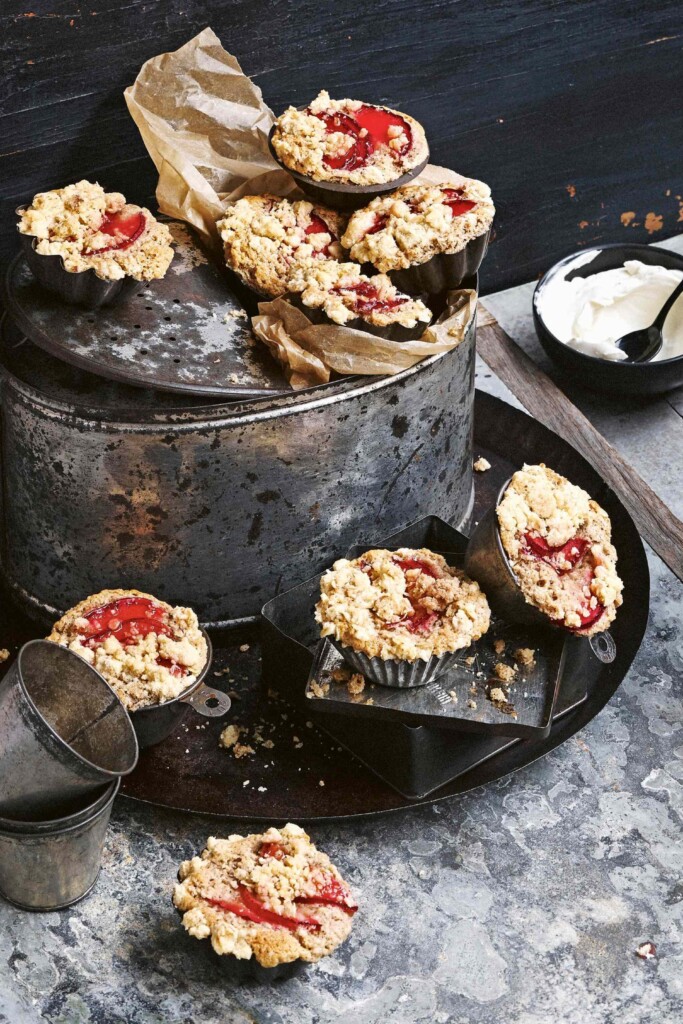 Muffins met pruimencrumble