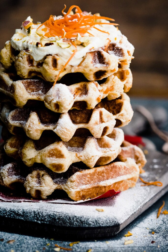 carrotcakewafels met rozenwaterfrosting