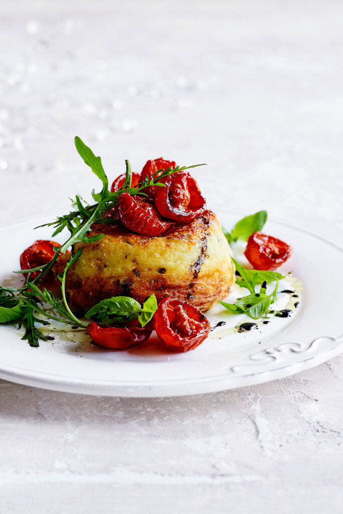 dubbelgebakken soufflés met gekaramelliseerde tomaatjes