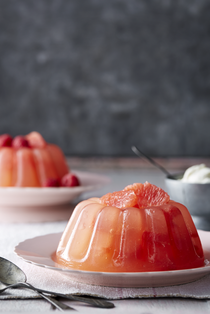 Grapefruit-gin jellypudding