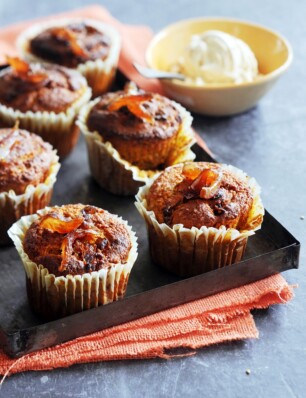 spicy wortelmuffins met hazelnoten en dadels