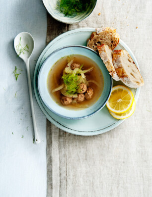 venkelbouillon met kalfsgehaktballetjes