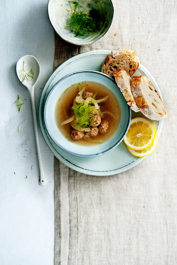 venkelbouillon met kalfsgehaktballetjes