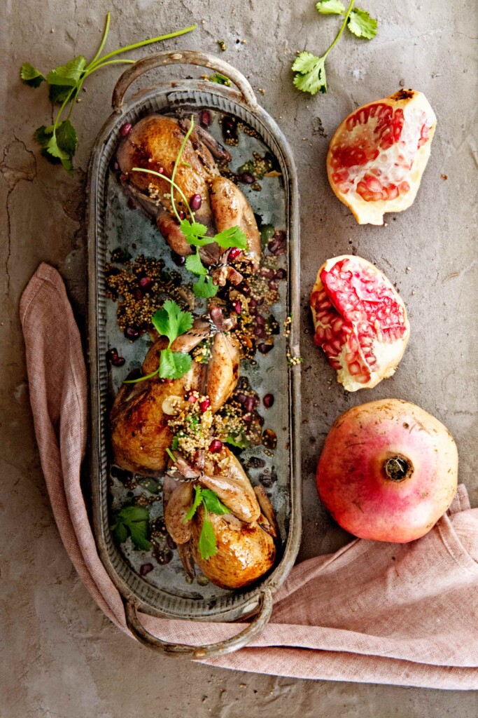 Kwartel gevuld met quinoa, granaatappel en amandel