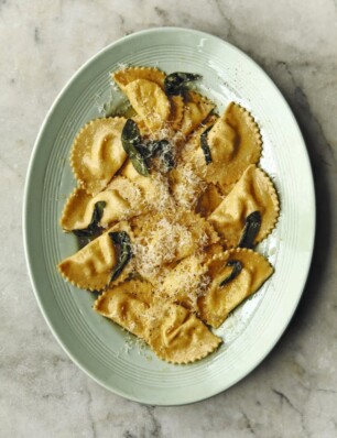 ravioli met pompoen en amaretti