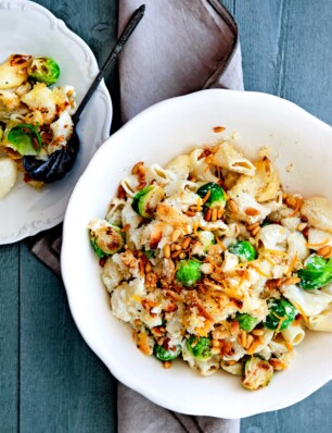 pasta met spruiten, roquefort en sinaasappelkruim