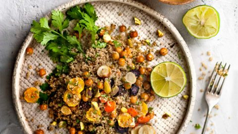 salade met kikkererwten Quinoa met geroosterde wortel en pastinaak