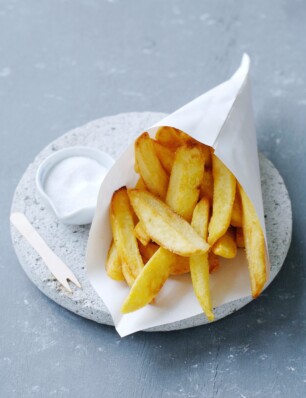 Grote frieten met mayonaise