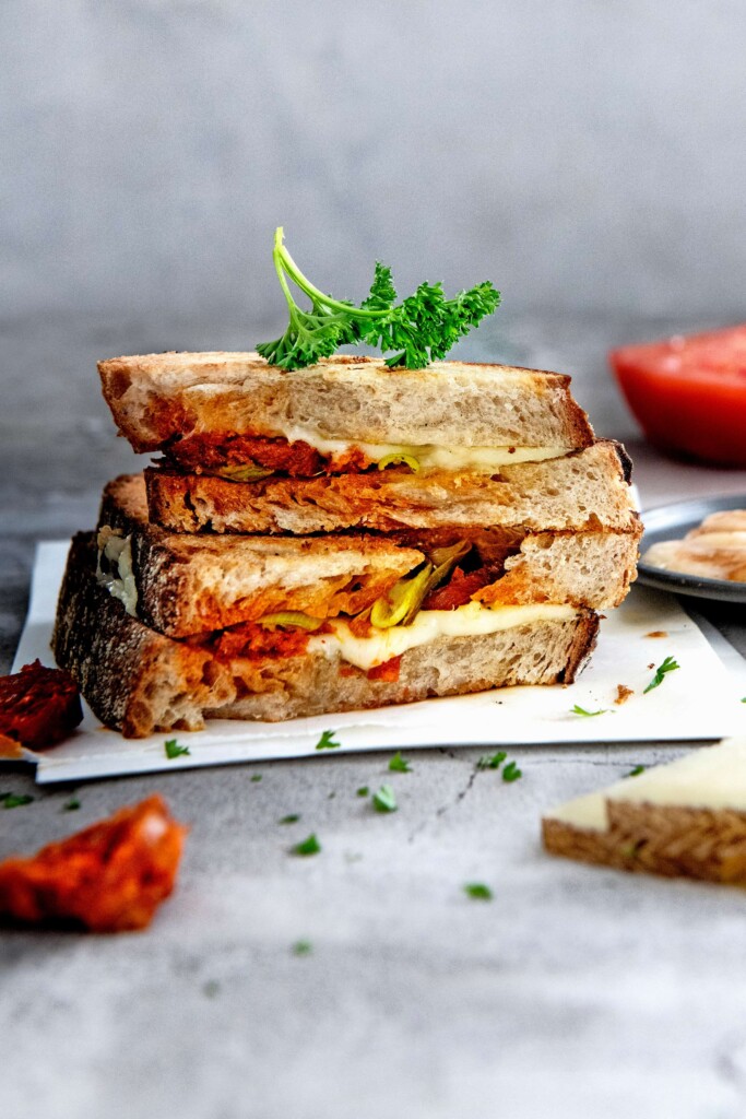 Spaanse tosti met manchego, chorizo & kweepeeraioli