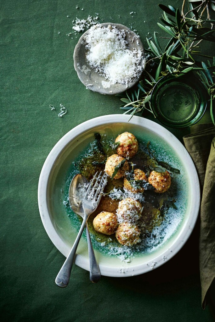 broccoli-gnudi met ‘nduja en salie