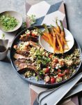 gerst-tomatensalade met harissa-biefreepjes - delicious