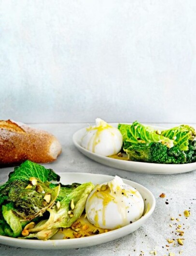 savooiekool met burrata, citroenboter en pistache