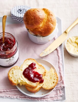 zo bak je zelf zacht & glanzend briochebrood