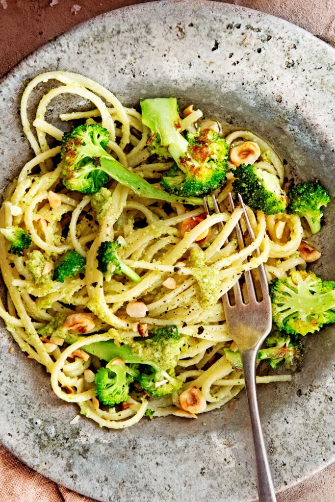 linguine met broccolipesto & geitenkaas