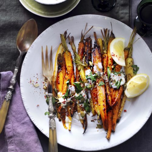 Wortels met honing, karwij en yoghurt