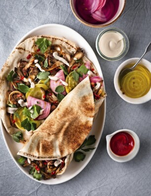 vegan shoarma van oesterzwam met pickles