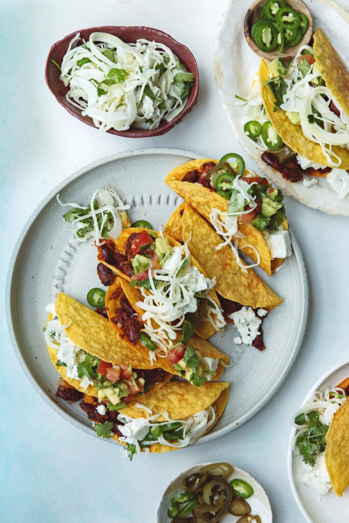 vegetarische taco’s met witte-koolsla, bonen & tomatensalsa