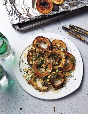 gekaramelliseerde pompoen met kokosgremolata van Alison Roman