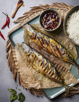 Indonesische Ikan bakar (geroosterde makreel)