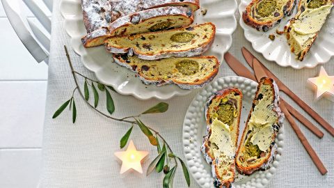 Kerstbrood met pistachespijs