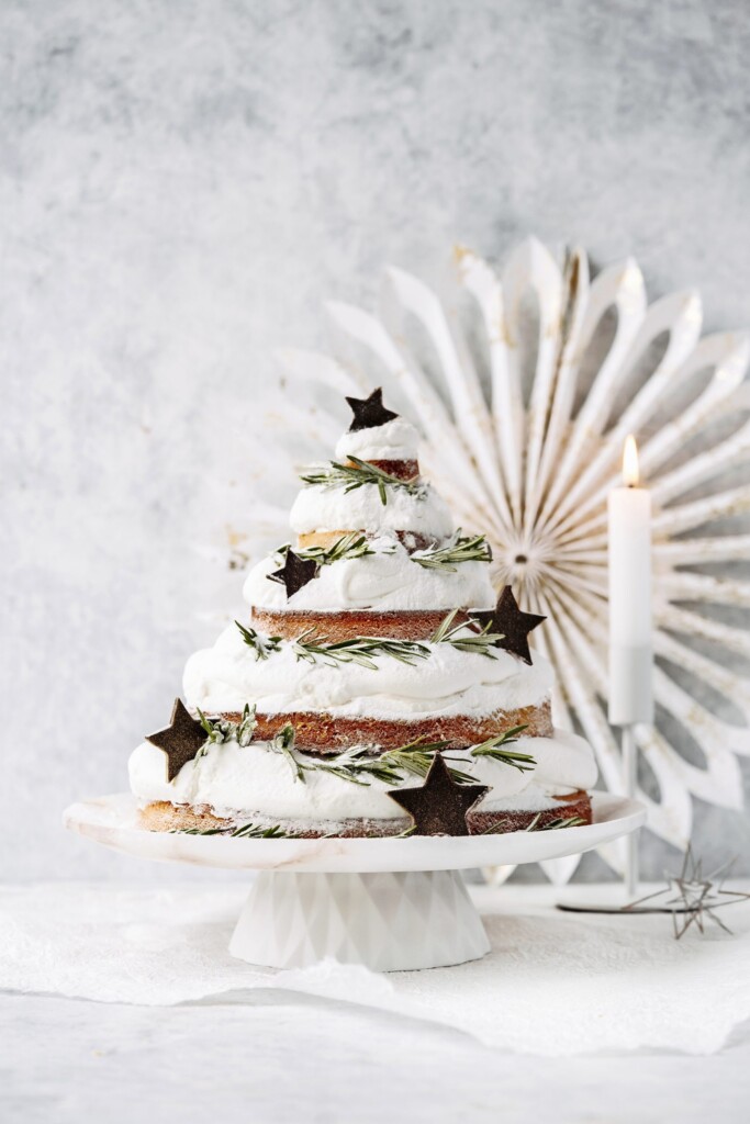 kruidige financiertaart met meringue, chocomousse & perencompote