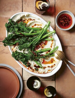 gegrilde broccolini met salsa di mandorla