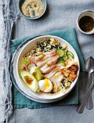 pokebowl met vis & kimchi