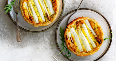 miniquiches met geroosterde asperges & daslook