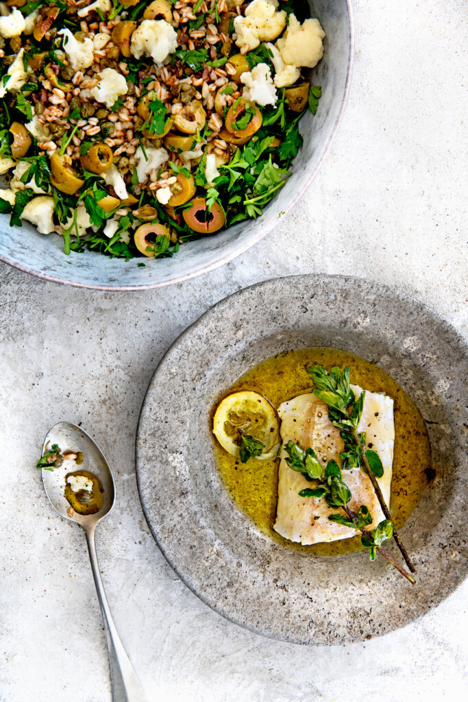 farro-bloemkoolsalade met gekonfijte kabeljauw