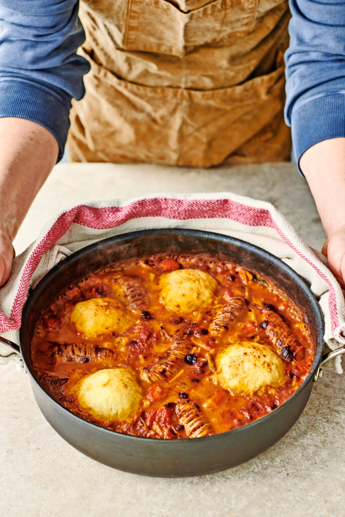 Jamies casserole met worst, bonen en aardappelpuree