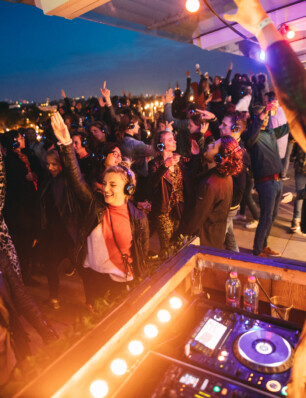 dit wil je meemaken: ROEF, het hoogste festival van Amsterdam