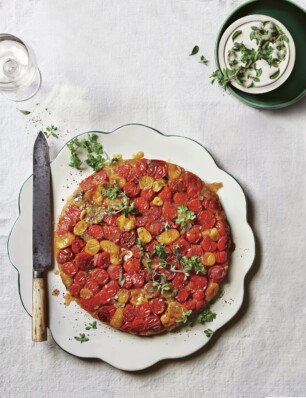 tarte tatin met tomaten & manchego