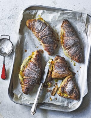 croissants met pistache en abrikozen