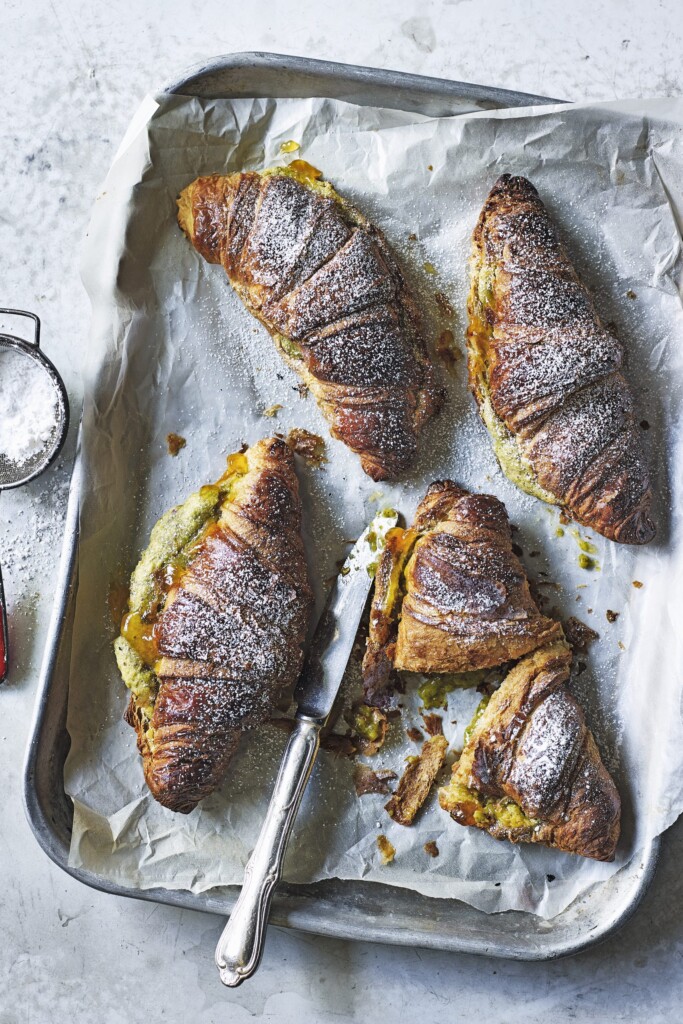 croissants met pistache en abrikozen