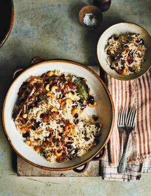 sada pulao (Bengaalse pilav) met cashews &  rozijnen