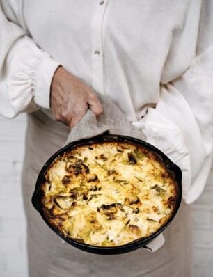 spruitjesgratin met aardpeer & bechamel met kaneel en rozemarijn