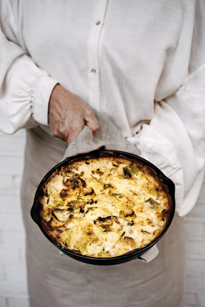 spruitjesgratin met aardpeer & bechamel met kaneel en rozemarijn