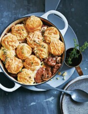 76 kerstrecepten met vlees: klassiekers van Boeuf bourguignon tot Zwezerik