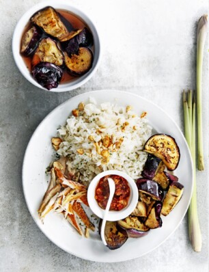 nasi lemak met makreel en aubergine