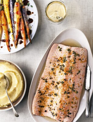 gekonfijte zalm in olijfolie met tijm en jeneverbes van Yvette van Boven