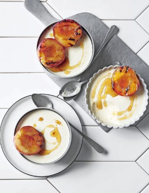 yoghurt-panna cotta met nectarines