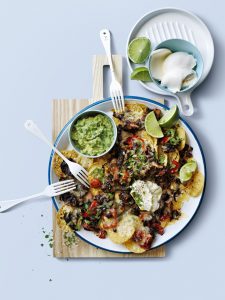 NACHO’S met chipotle-zwarte bonen & snijbiet