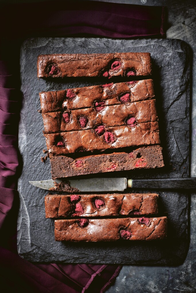 karnemelkbrownies met frambozen