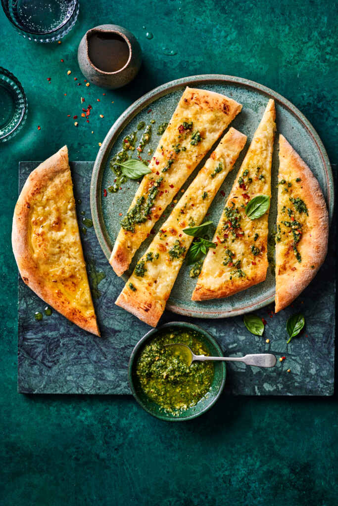 pizza bianca met mascarpone & pesto