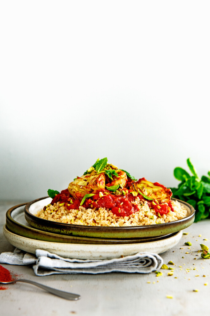 couscous met artisjok in gerookte-paprikasaus