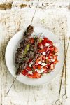 souvlaki met tomaten-fetasalade