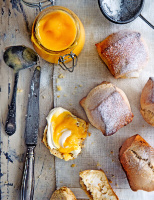 citroen-vanille scones met lemoncurd