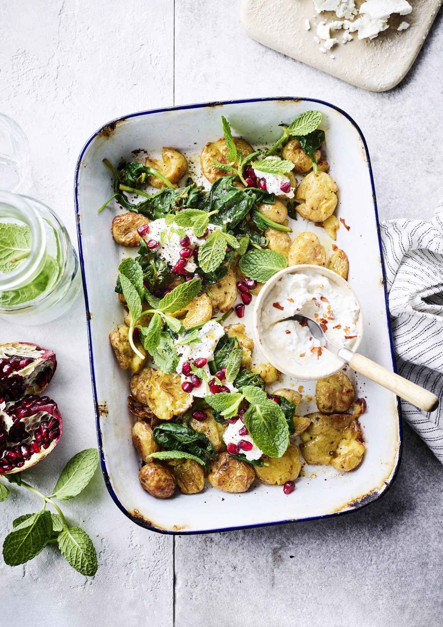 Geplette Aardappels Uit De Oven Met Spinazie En Feta